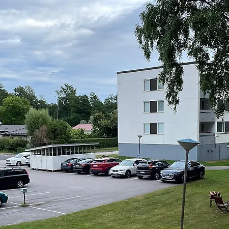 Valoisa Kaksio Puiston Reunassa Laehellae Keskustaa Apartamento