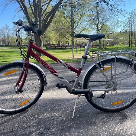 Valoisa Kaksio Puiston Reunassa Laehellae Keskustaa Apartment Hanko